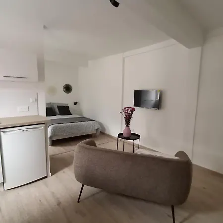 Toi Mon Toit Apartment